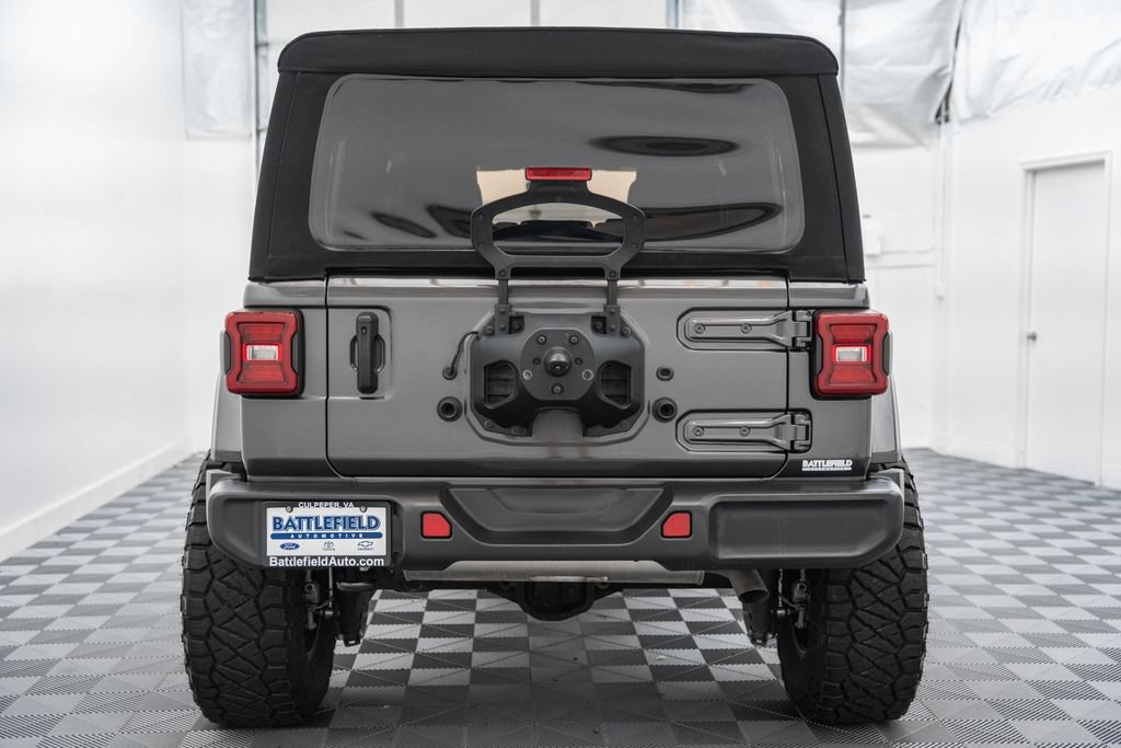 Used 2024 Jeep Wrangler Unlimited Sahara w/ Technology Group AWD/4WD image 6