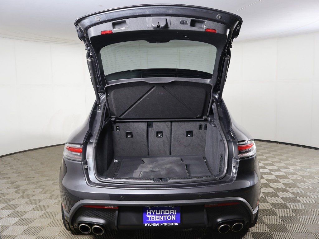 Used 2023 Porsche Macan S image 18