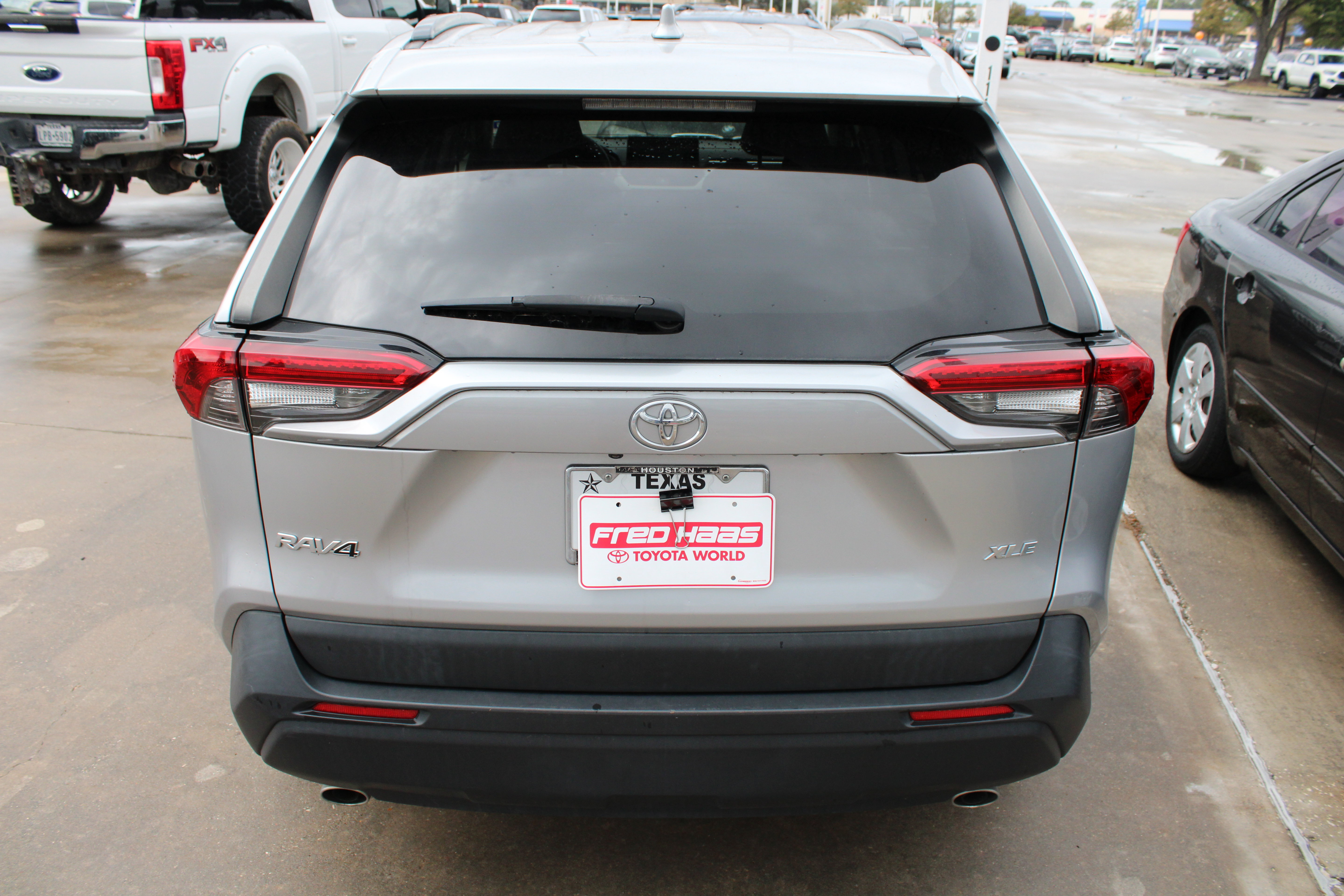 Used 2019 Toyota RAV4 XLE w/ Convenience Package FWD image 7