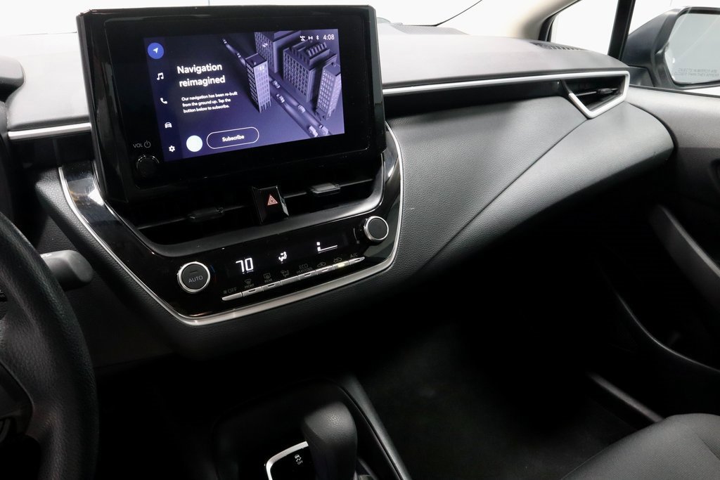 Used 2025 Toyota Corolla LE image 30