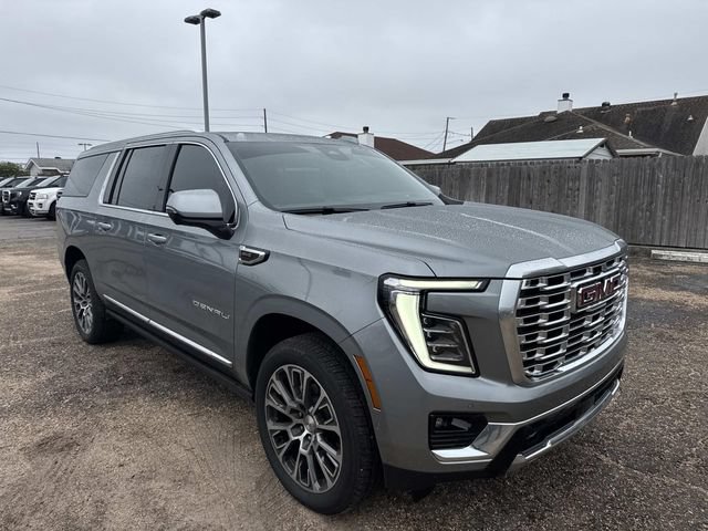 Used 2026 GMC Yukon XL Denali w/ Sun & Power Step Package RWD image 4