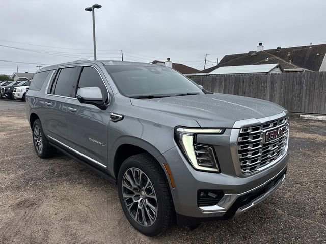 Used 2026 GMC Yukon XL Denali w/ Sun & Power Step Package RWD image 4