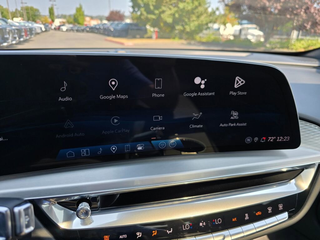 Used 2024 Cadillac Lyriq Sport image 26