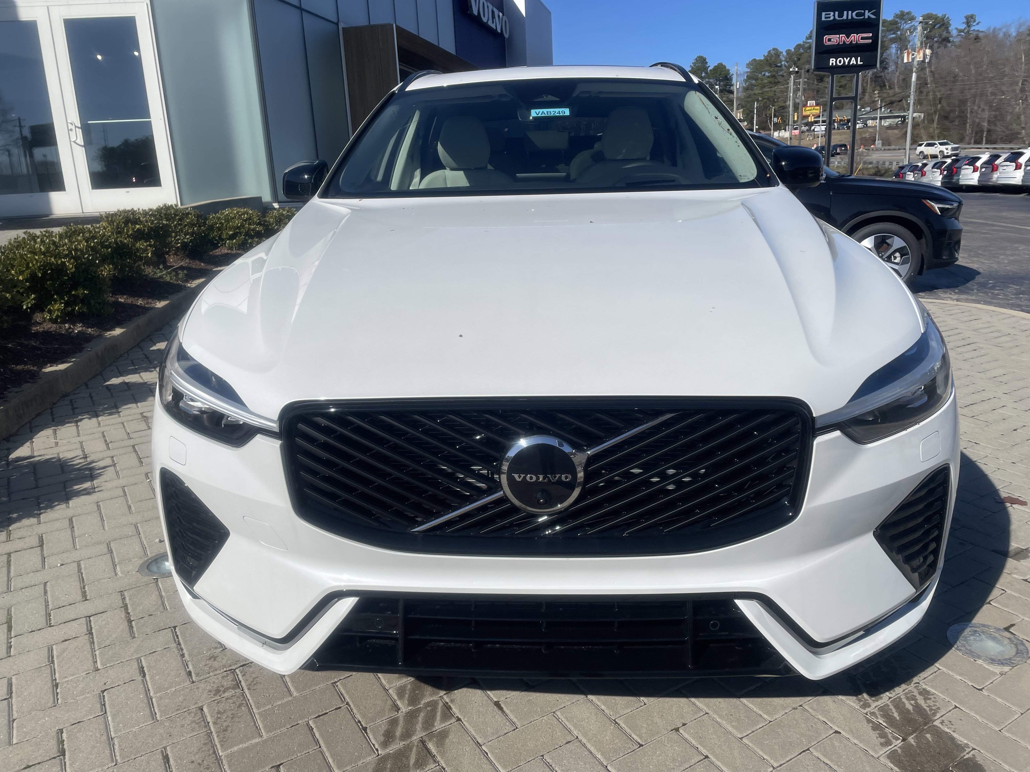 New 2026 Volvo XC60 B5 Ultra w/ Protection Package Premier image 2