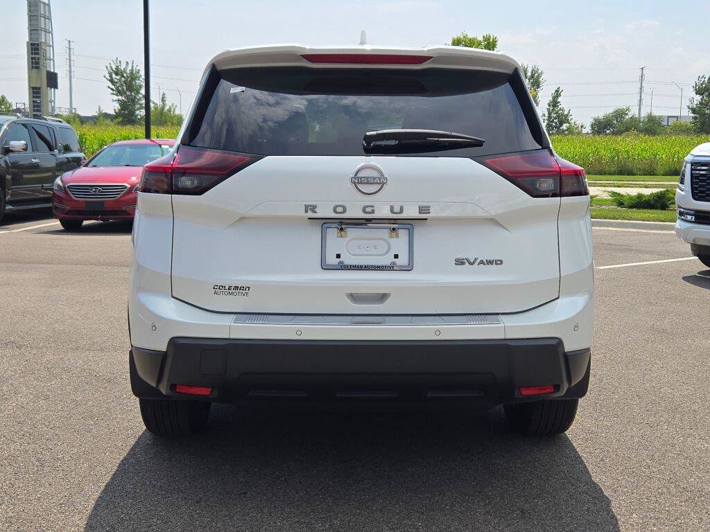 Used 2024 Nissan Rogue SV AWD/4WD image 11