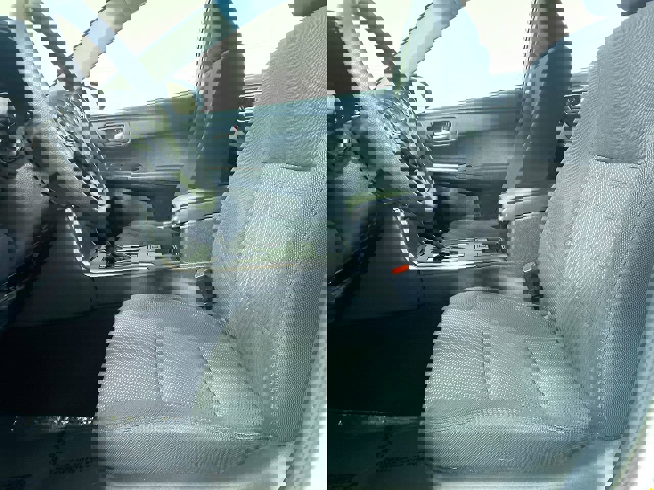 Used 2015 Toyota Camry LE video 2