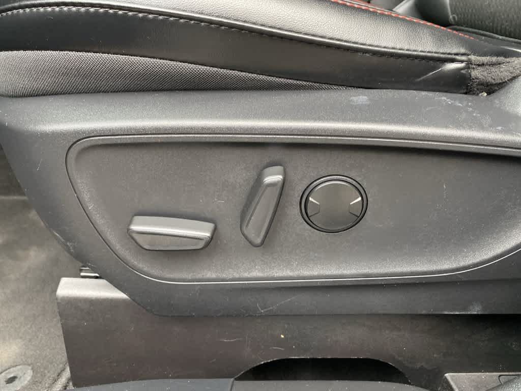 Used 2025 Ford Escape ST-Line Select AWD/4WD image 13
