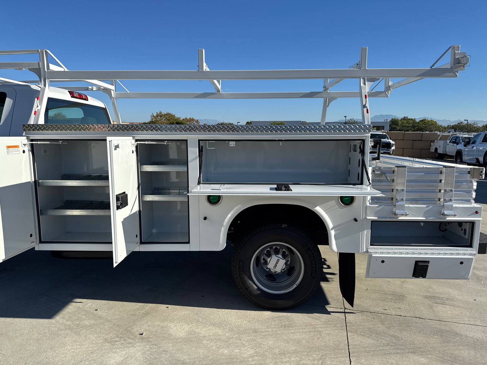 New 2025 GMC Sierra 3500 Pro w/ Fleet Convenience Package AWD/4WD image 15