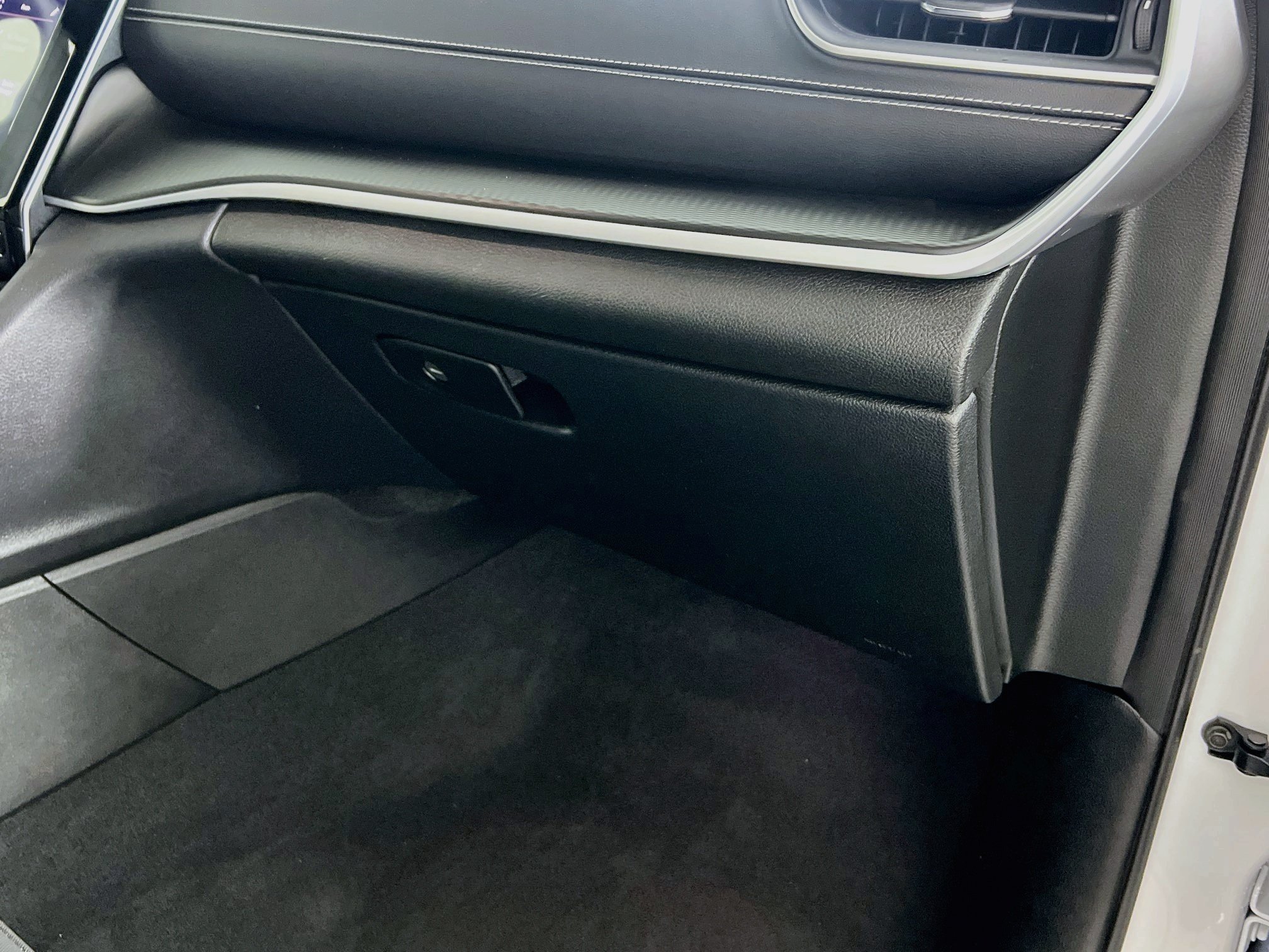 Used 2025 Jeep Grand Cherokee L Laredo RWD image 34