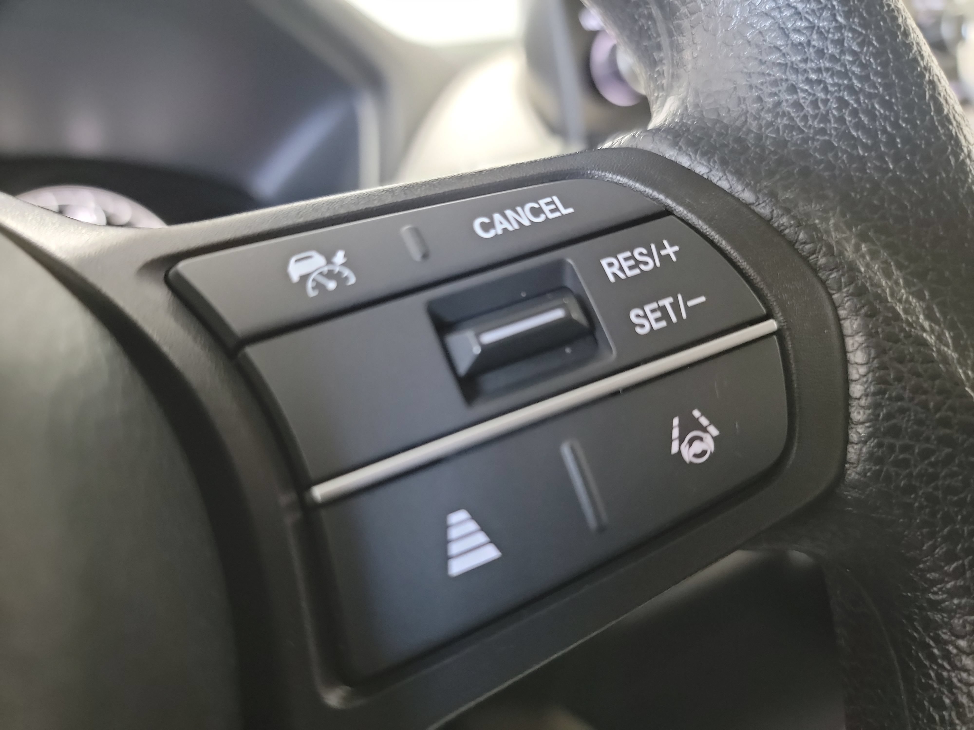 Used 2024 Honda HR-V LX image 33
