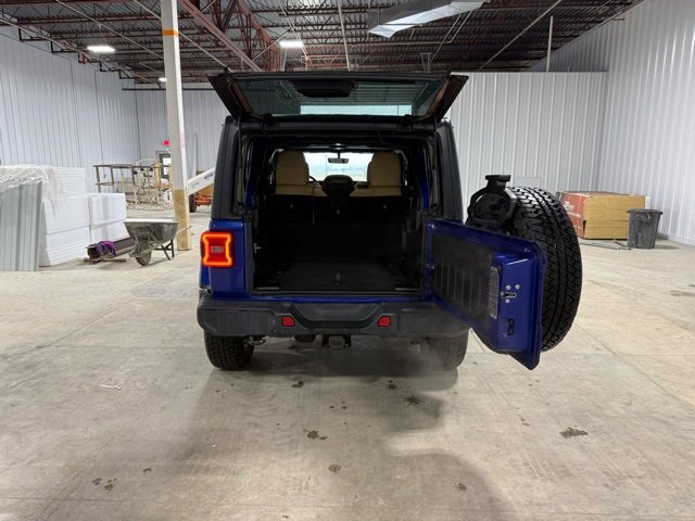 Used 2018 Jeep Wrangler Unlimited Sahara w/ Uconnect 4C Nav & Sound Group image 30