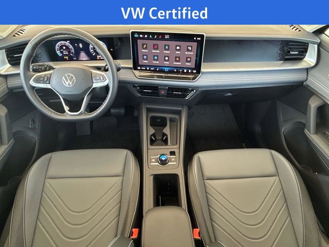 Used 2025 Volkswagen Tiguan SE image 17