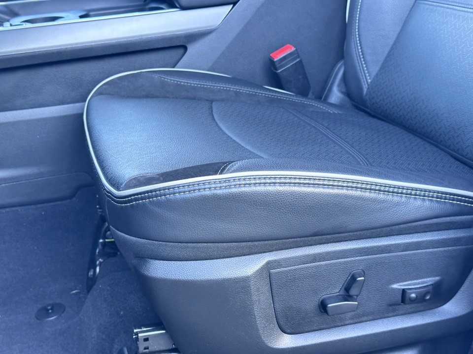 Used 2025 RAM 3500 Laramie image 18