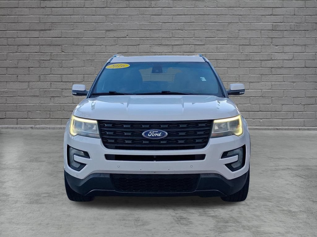 Used 2016 Ford Explorer Limited w/ Equipment Group 301A FWD image 2