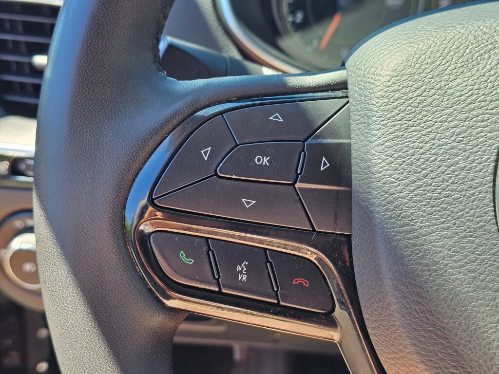 Used 2021 Jeep Cherokee Latitude Plus AWD/4WD image 34