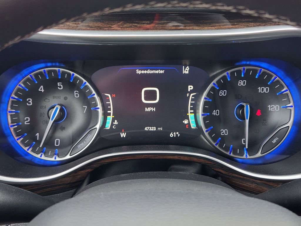 Used 2024 Chrysler Pacifica Limited image 21