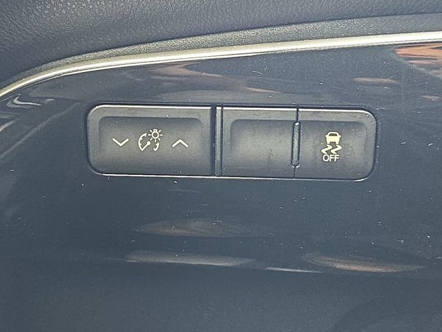 Used 2016 Toyota Prius Four image 25