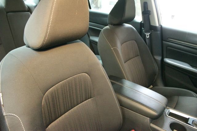 Used 2025 Nissan Altima 2.5 SV image 11