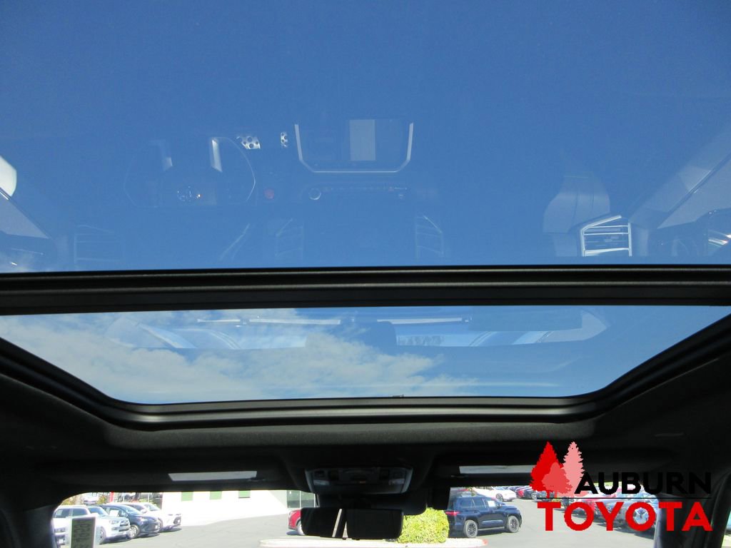 Used 2025 Toyota Tundra Platinum w/ TRD Off-Road Package AWD/4WD image 13
