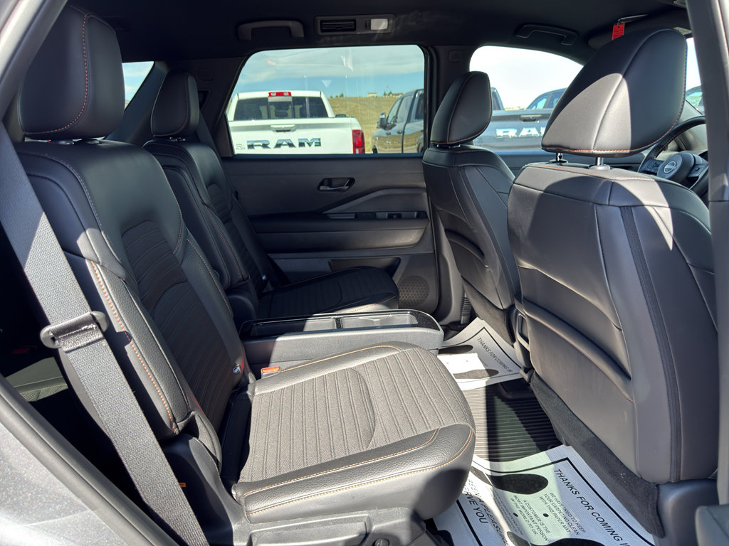 Used 2025 Nissan Pathfinder Rock Creek AWD/4WD image 14