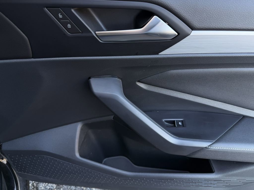 Used 2025 Volkswagen Jetta S image 29