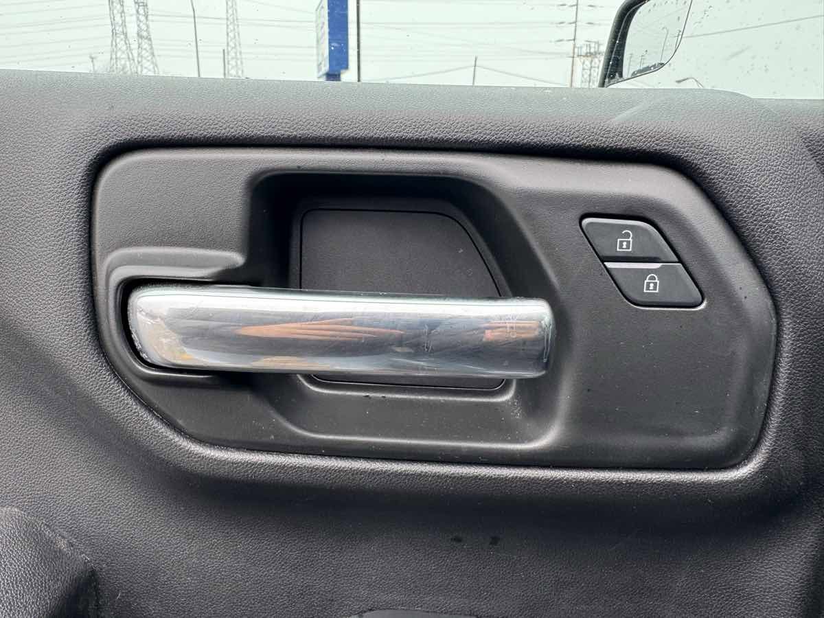 Used 2024 Chevrolet Silverado 1500 Custom image 23