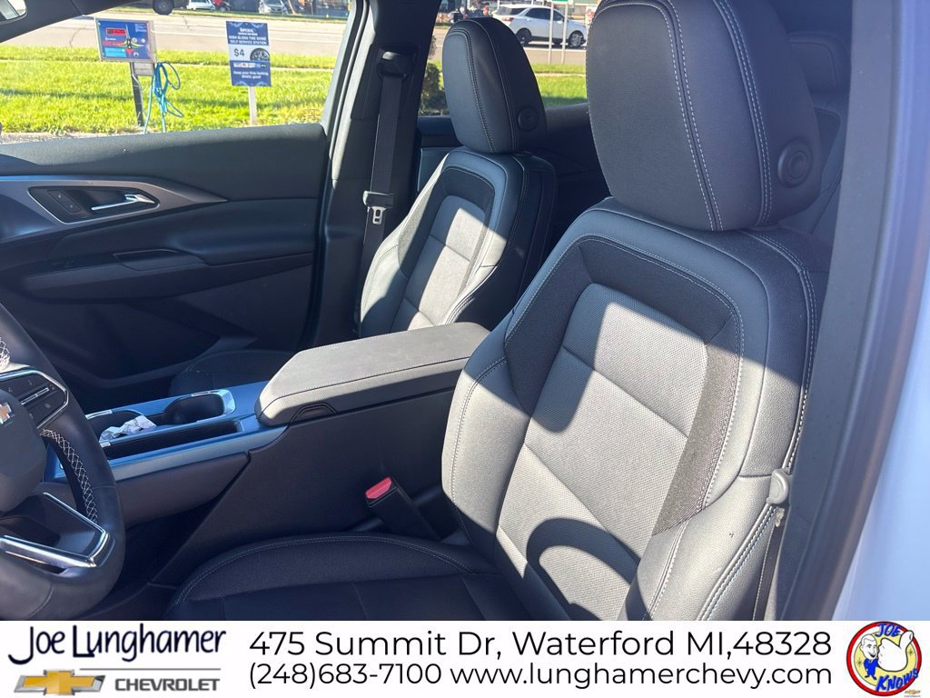 Used 2025 Chevrolet Equinox EV LT w/ Convenience Package AWD/4WD image 14