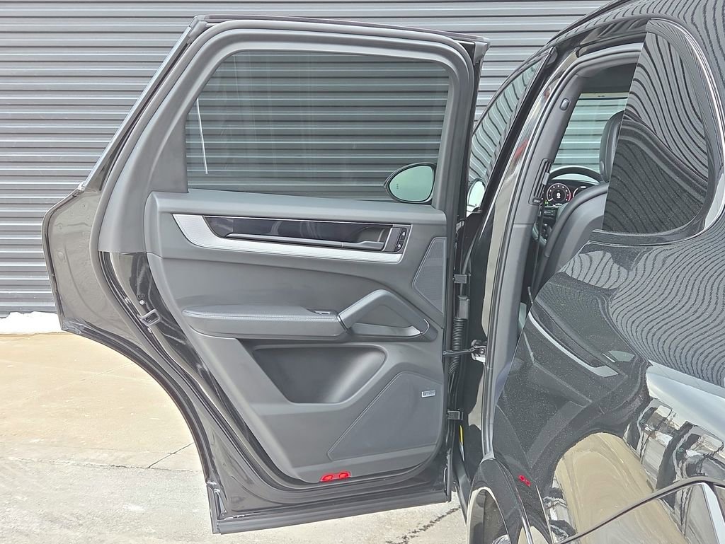 Certified 2026 Porsche Cayenne image 17