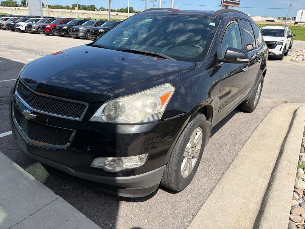 Used 2011 Chevrolet Traverse LT FWD image 1