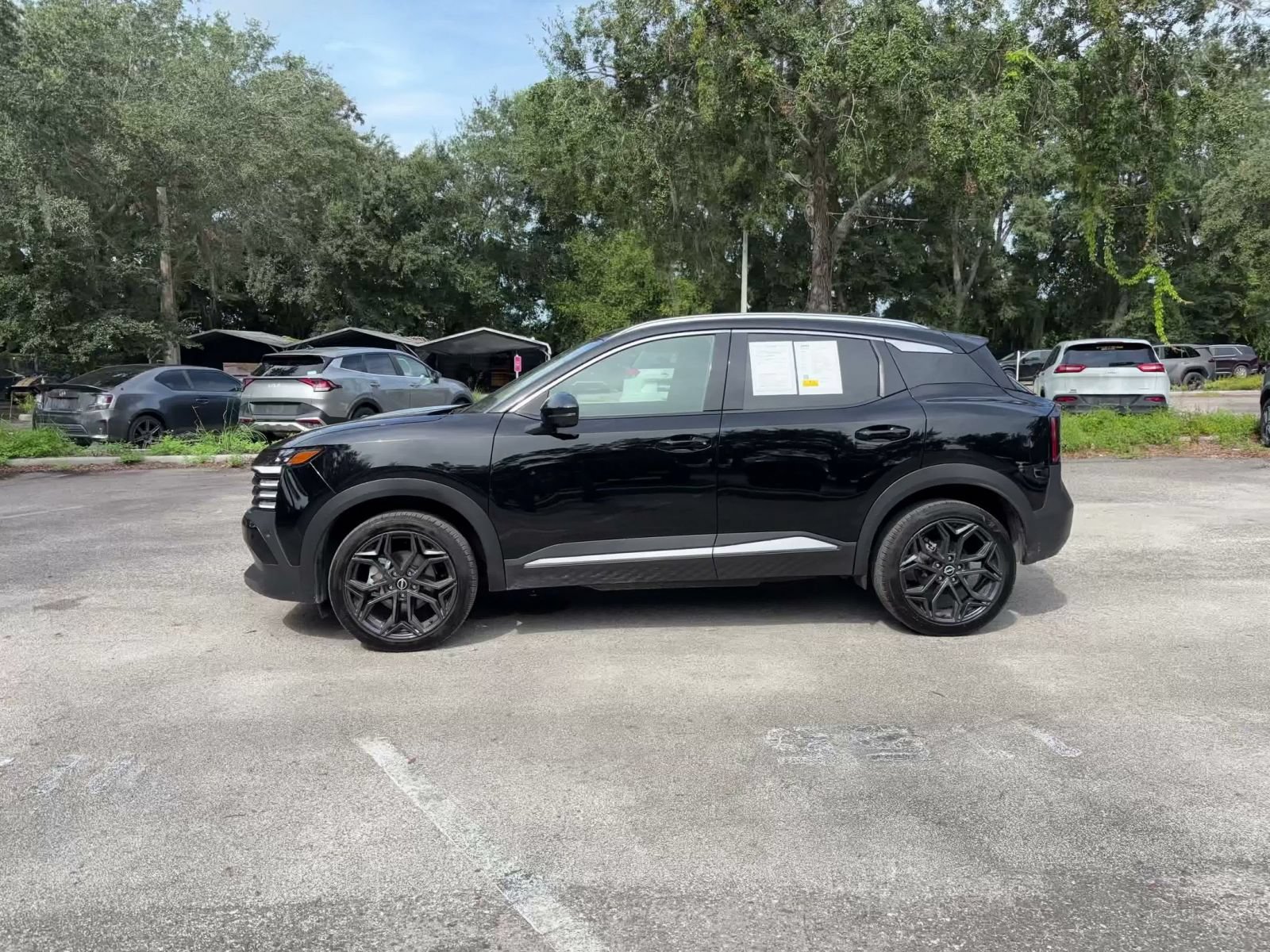 Used 2026 Nissan Kicks SR AWD/4WD image 8