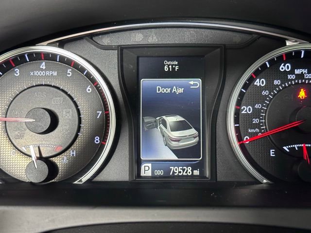 Used 2016 Toyota Camry SE w/ Moonroof Package FWD image 25