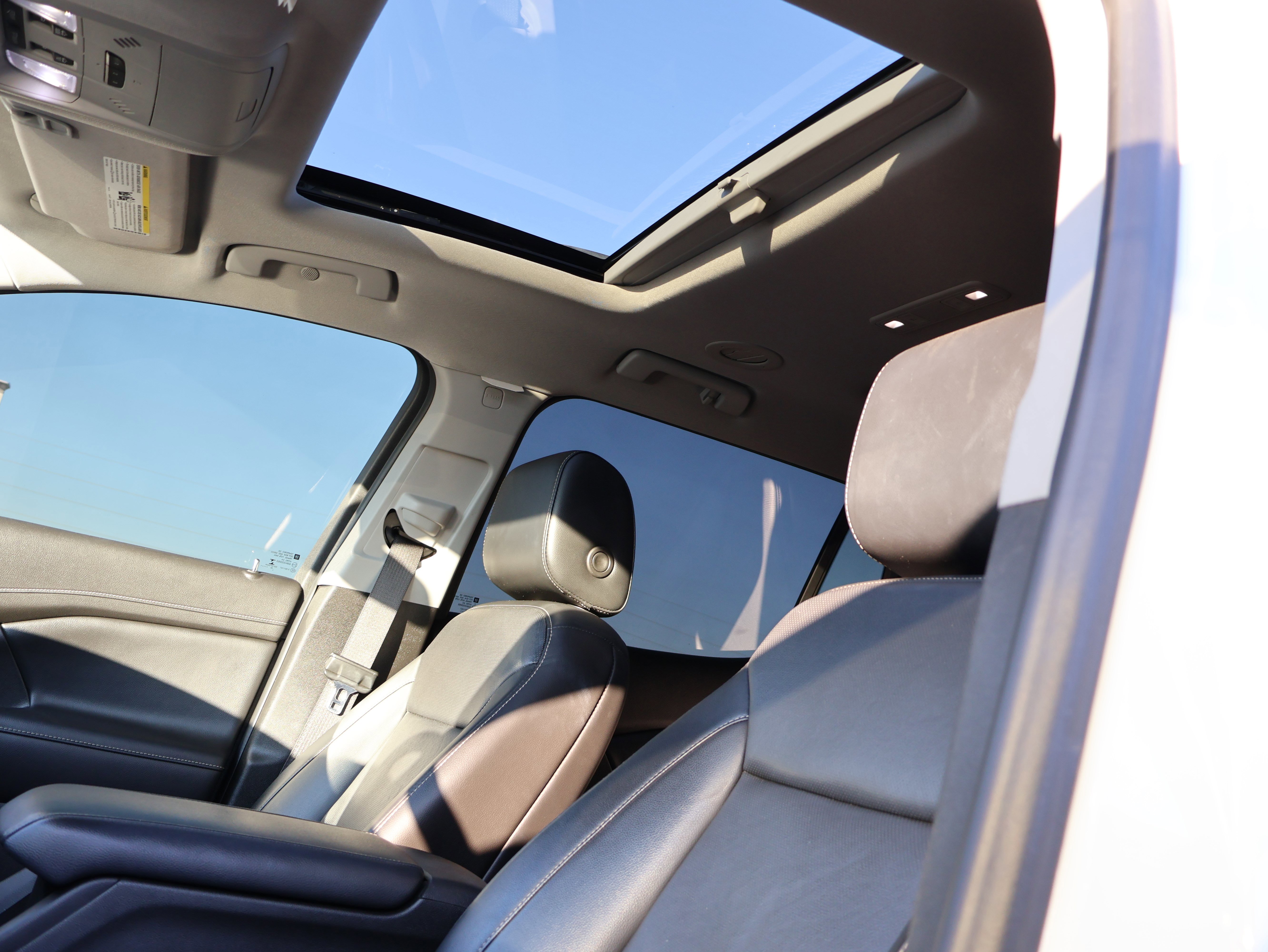 Used 2021 GMC Acadia SLT w/ Premium Package image 47