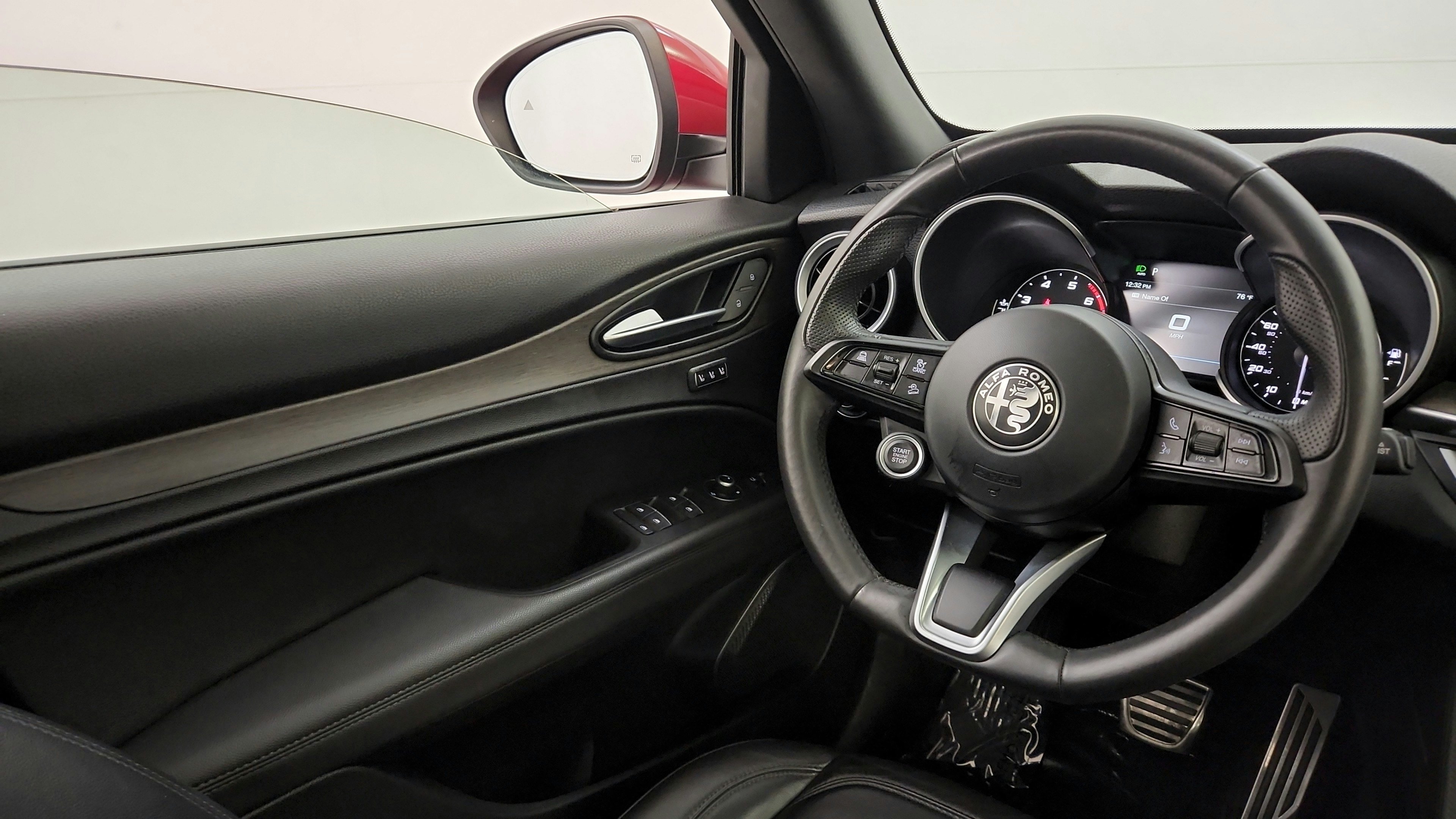 Used 2022 Alfa Romeo Stelvio Ti AWD/4WD image 34