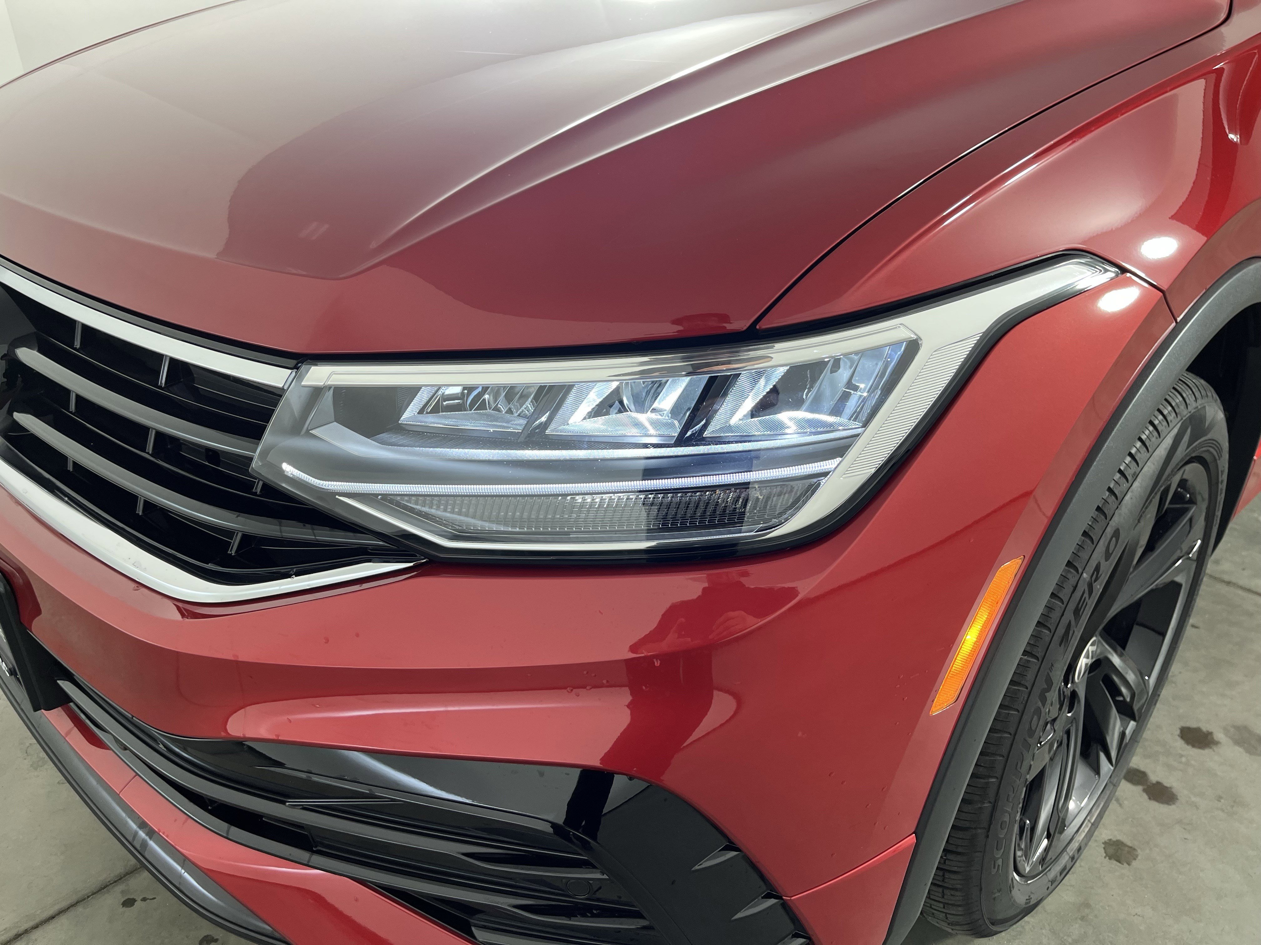 Certified 2024 Volkswagen Tiguan SE R-Line image 26