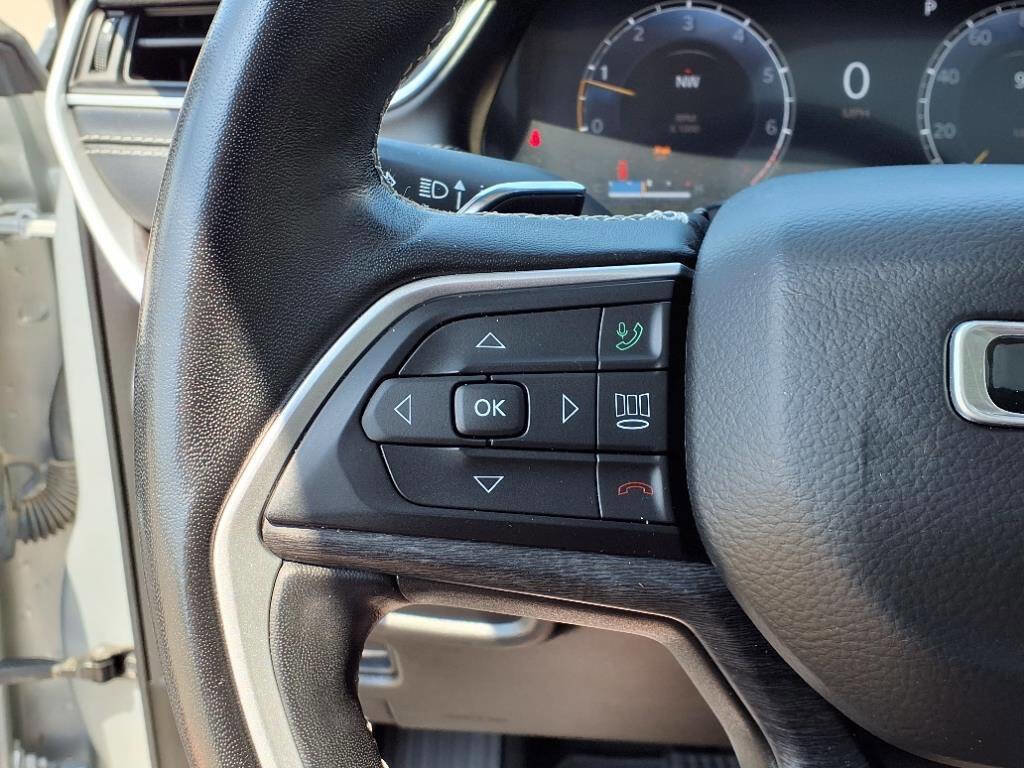 Used 2022 Jeep Grand Cherokee L Limited image 17