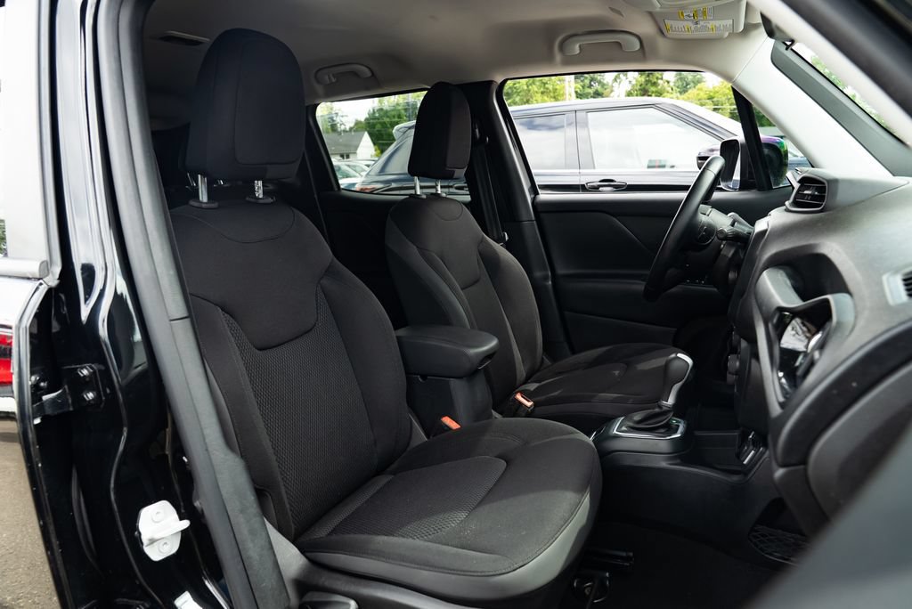 Used 2019 Jeep Renegade Altitude w/ Quick Order Package 2XM FWD image 24