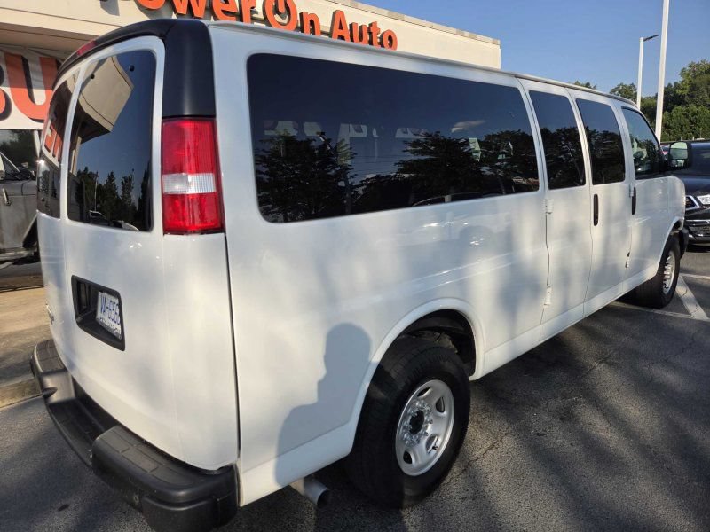 Used 2024 Chevrolet Express 3500 LS RWD image 4