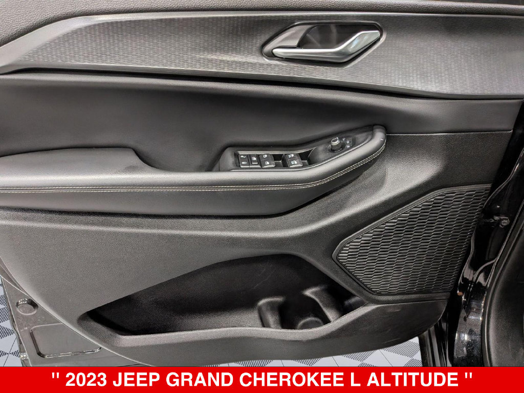 Used 2023 Jeep Grand Cherokee L Laredo AWD/4WD image 14