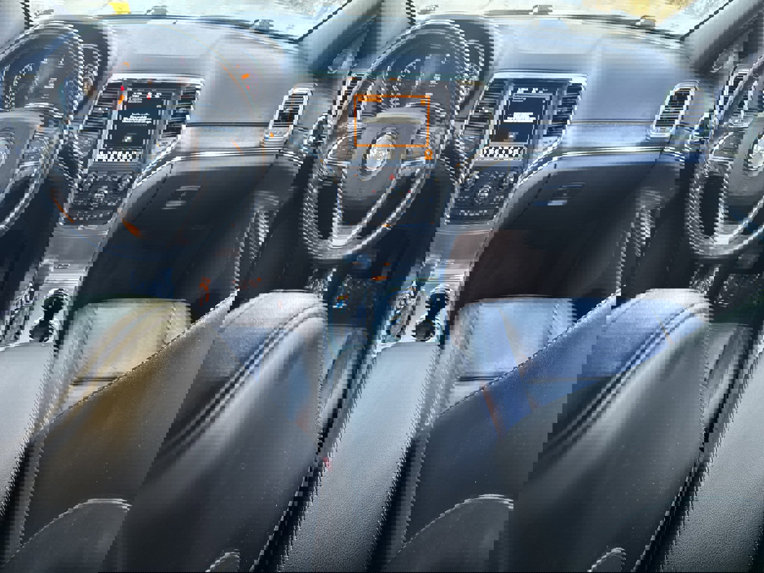 Used 2018 Jeep Grand Cherokee Limited image 18