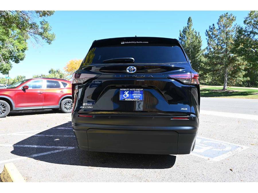 New 2025 Toyota Sienna XLE w/ XLE Plus Package AWD/4WD image 7