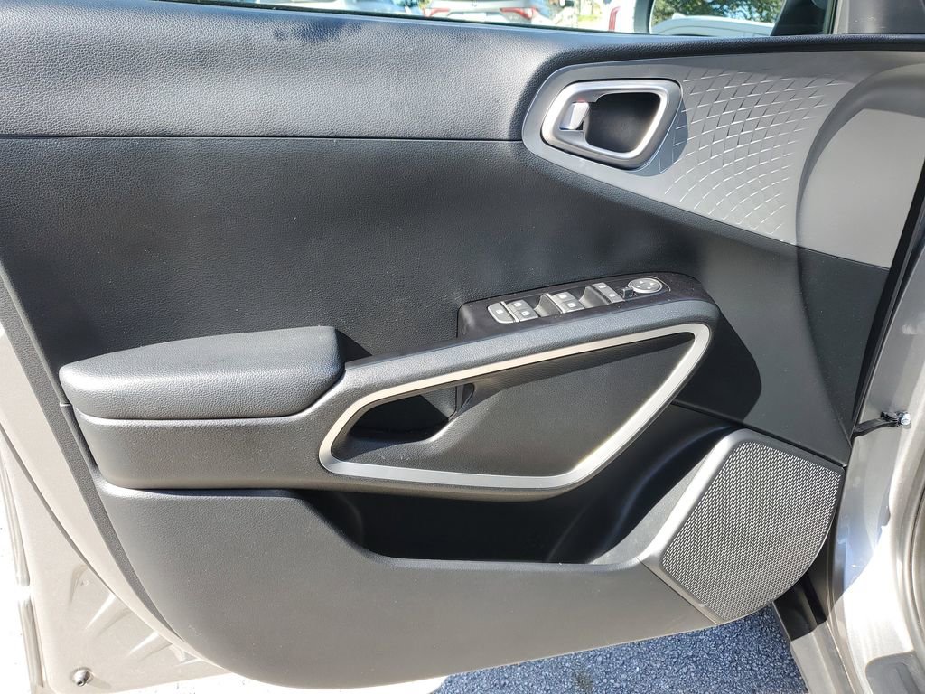Certified 2023 Kia Soul LX image 22