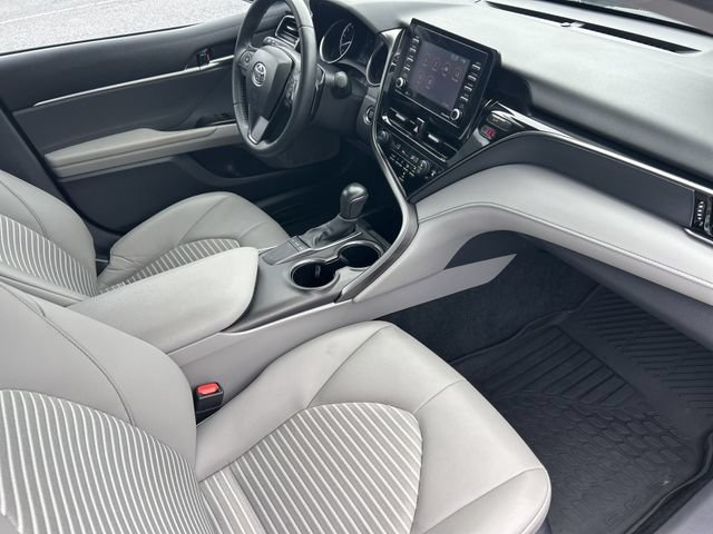 Used 2024 Toyota Camry SE w/ Convenience Package FWD image 31