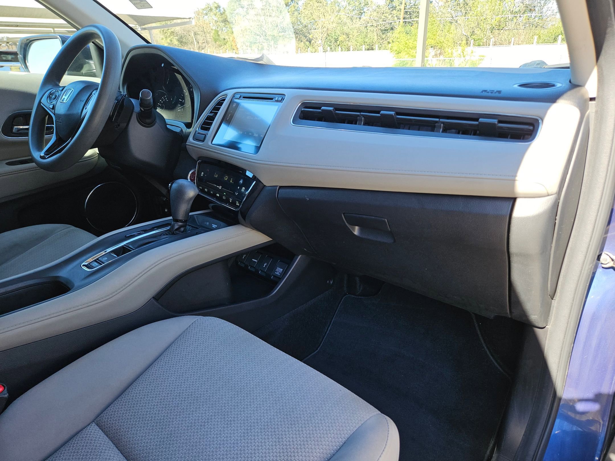 Used 2016 Honda HR-V EX image 29