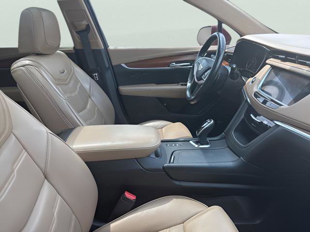 Used 2019 Cadillac XT5 Platinum AWD/4WD image 4