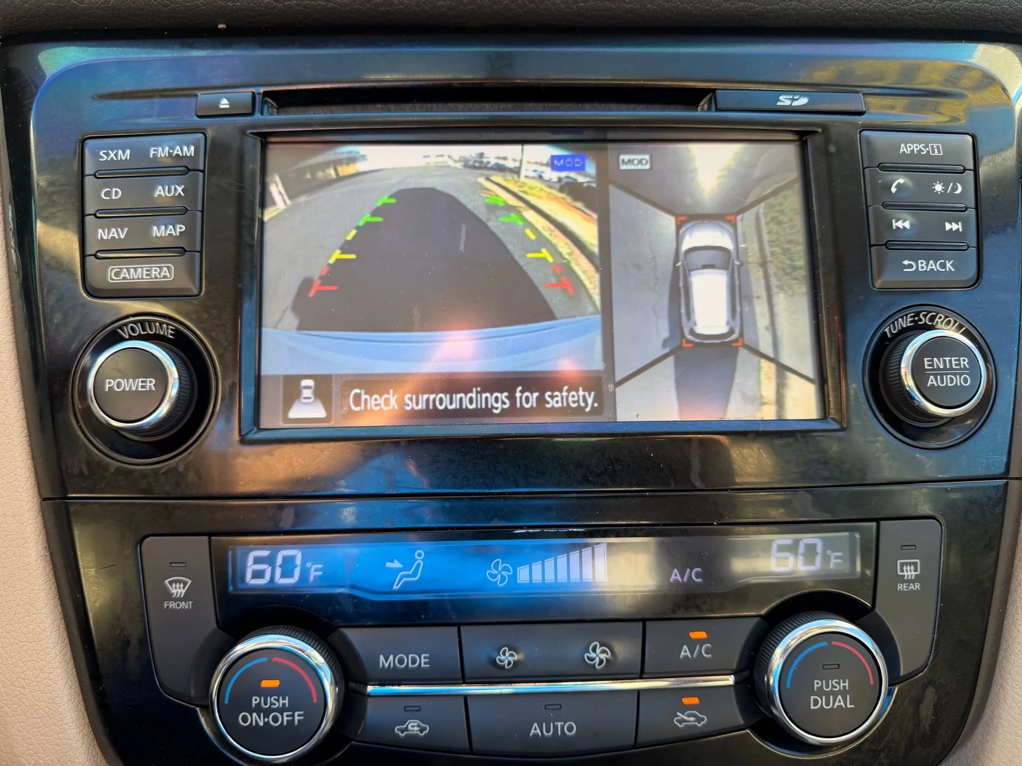 Used 2014 Nissan Rogue SL w/ SL Premium Package image 28