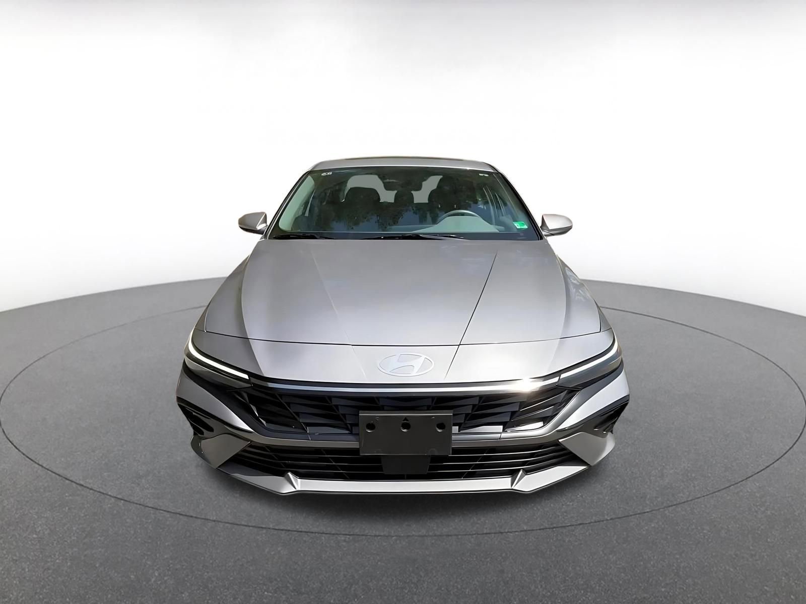 Used 2025 Hyundai Elantra SEL FWD image 4
