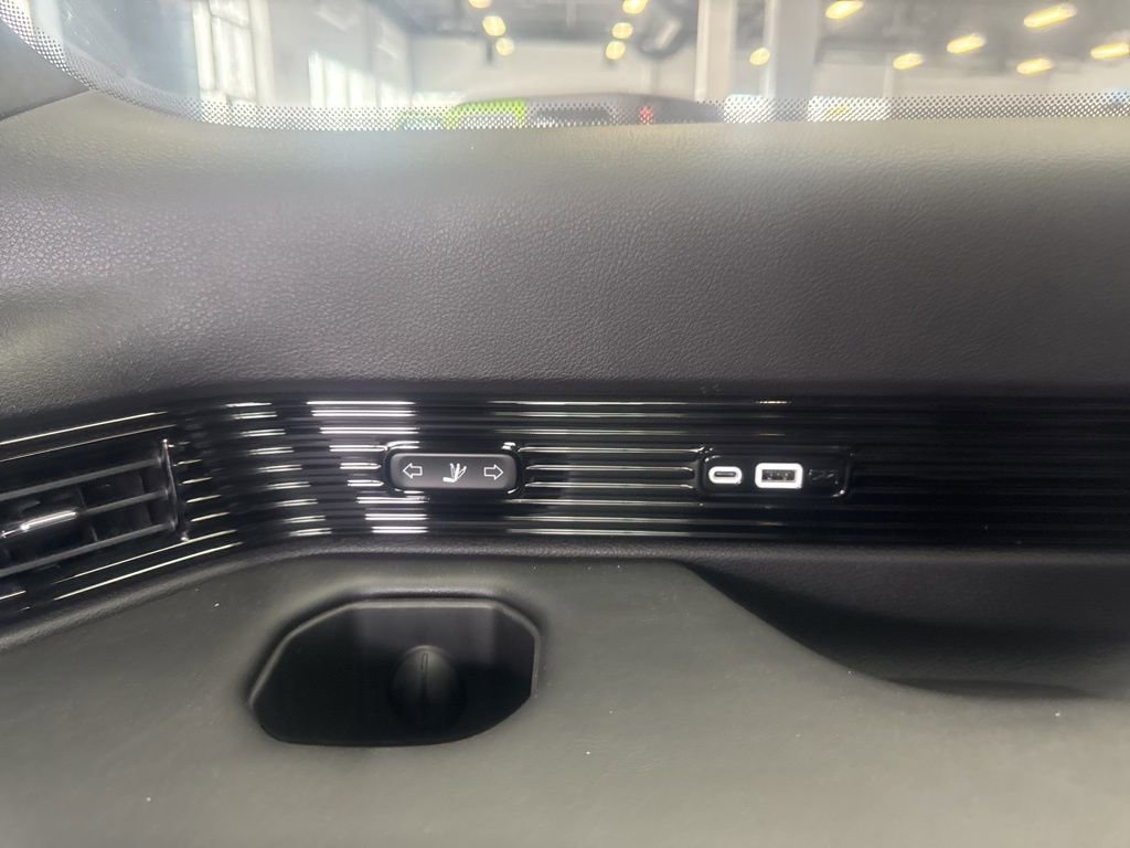 New 2025 Jeep Grand Wagoneer Series III w/ HD Trailer Tow Package image 40