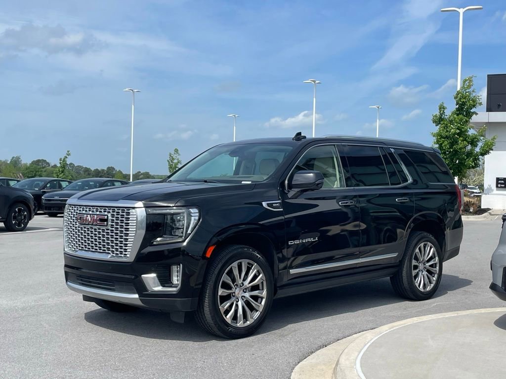 Used 2021 GMC Yukon Denali w/ Denali Premium Package AWD/4WD image 4