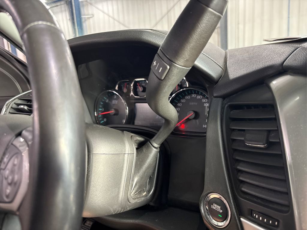 Used 2019 Chevrolet Tahoe LT w/ LT Signature Package image 40