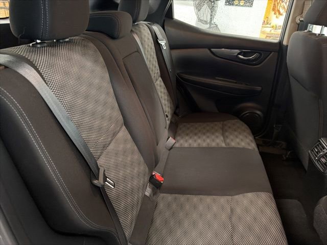 Used 2017 Nissan Rogue Sport SV w/ SV All-Weather Package AWD/4WD image 26